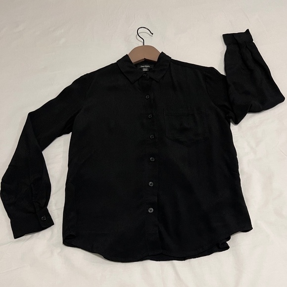 Petite Lord and Taylor Shirt, Crepe Black Minimalist Size S - Picture 4 of 6